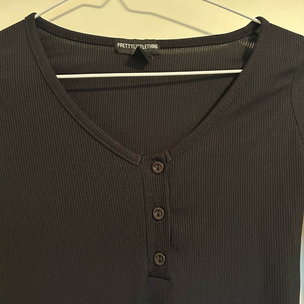 PrettyLittleThing Black Buttoned long sleeve ribbed Bodysuit - Picture 3 of 3